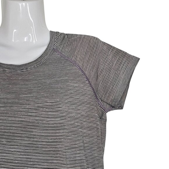 Lululemon Swiftly Sweat Life Crushed the Distance Short Sleeve Top Size 12 - Picture 3 of 10